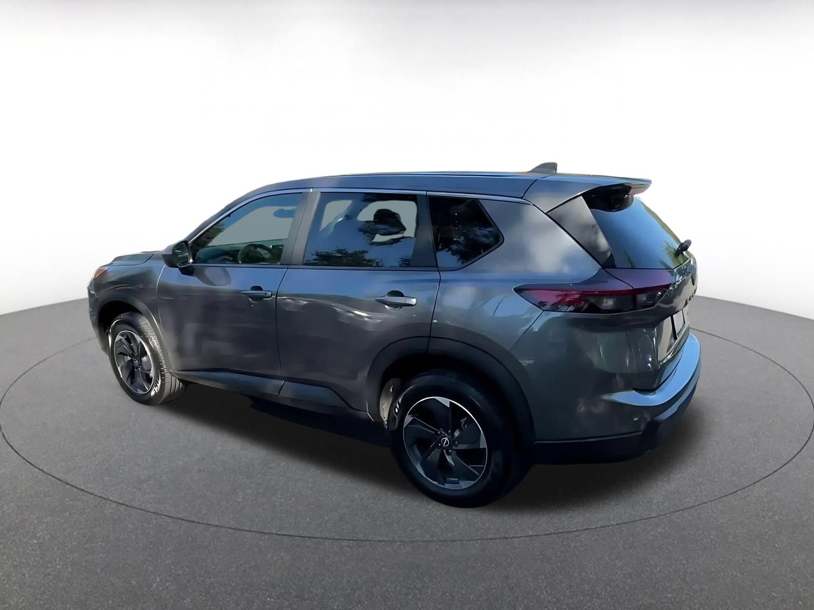 Used 2025 Nissan Rogue SV AWD/4WD image 9