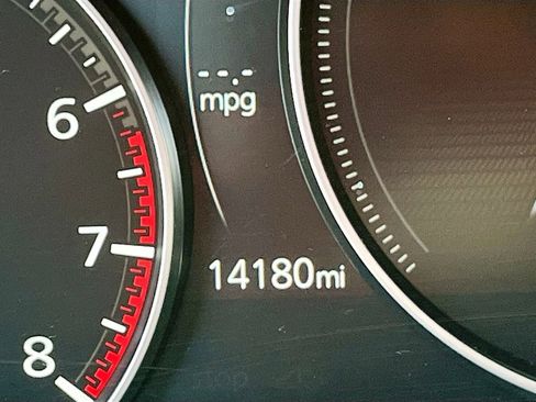 Used 2024 MAZDA MAZDA3 Hatchback w/Premium Plus Pkg image 12