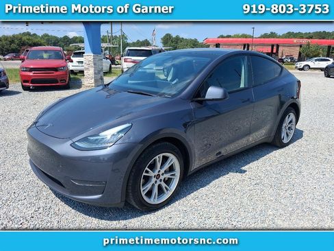 Used 2023 Tesla Model Y Long Range AWD/4WD image 1