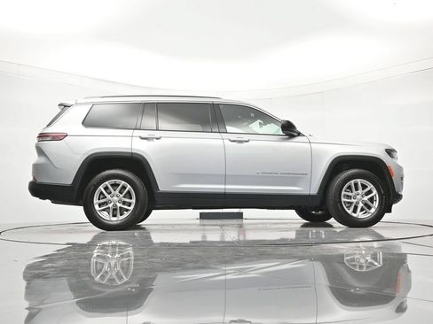 Used 2024 Jeep Grand Cherokee L Laredo RWD image 39