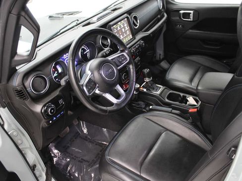 Used 2023 Jeep Wrangler Unlimited Rubicon 4xe w/ Steel Bumper Group AWD/4WD image 17