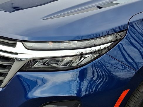 Used 2022 Chevrolet Equinox LS image 10