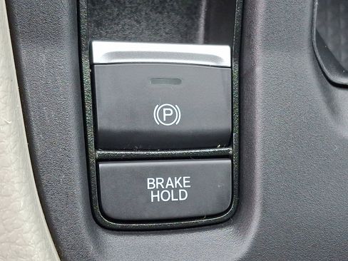 Certified 2023 Honda Accord EX image 24