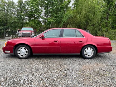 Used 2005 Cadillac De Ville FWD image 2