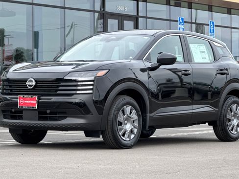 New 2025 Nissan Kicks S image 8