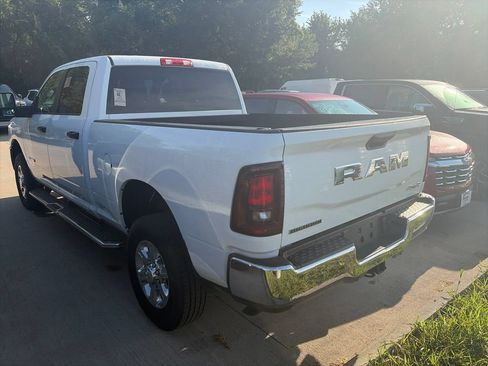 Used 2026 RAM 2500 Big Horn AWD/4WD image 7