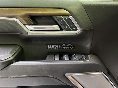 Used 2025 Chevrolet Silverado 1500 High Country w/ Midnight Edition AWD/4WD image 25