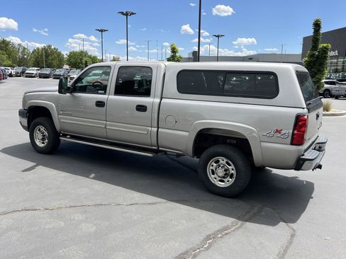 Used 2005 Chevrolet Silverado 2500 LT w/ Heavy-Duty Power Package AWD/4WD image 11