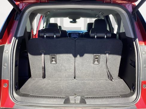 Used 2023 GMC Acadia SLT image 16