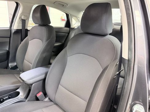 Used 2024 Kia Forte LXS w/ LXS Technology Package FWD image 15