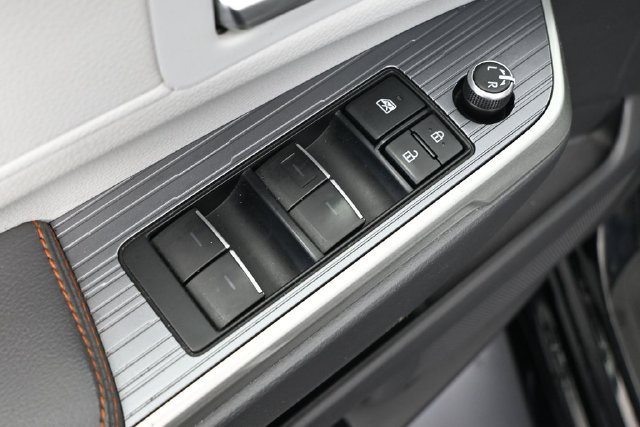 Used 2021 Toyota Sienna XSE FWD image 14