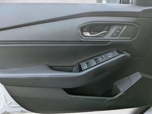 Used 2023 Honda Accord Touring image 9