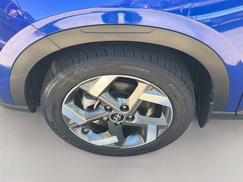 Used 2024 Hyundai Venue Limited image 36