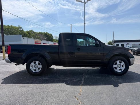 Used 2007 Nissan Frontier SE w/ SE Value Truck Pkg RWD image 4