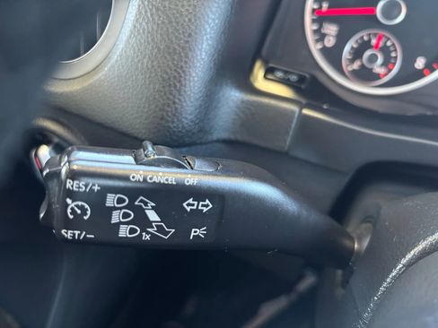 Used 2016 Volkswagen Tiguan S image 12