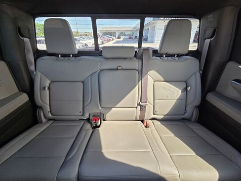 Used 2024 GMC Sierra 1500 SLT w/ SLT Premium Plus Package image 29