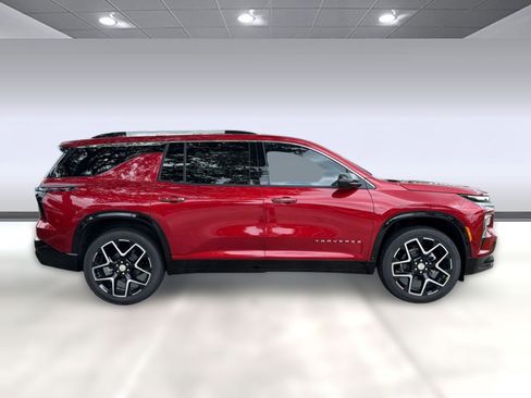 New 2026 Chevrolet Traverse High Country FWD image 8