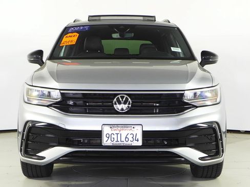 Certified 2023 Volkswagen Tiguan SE R-Line FWD image 3