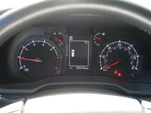 Certified 2024 Toyota 4Runner SR5 Premium image 25