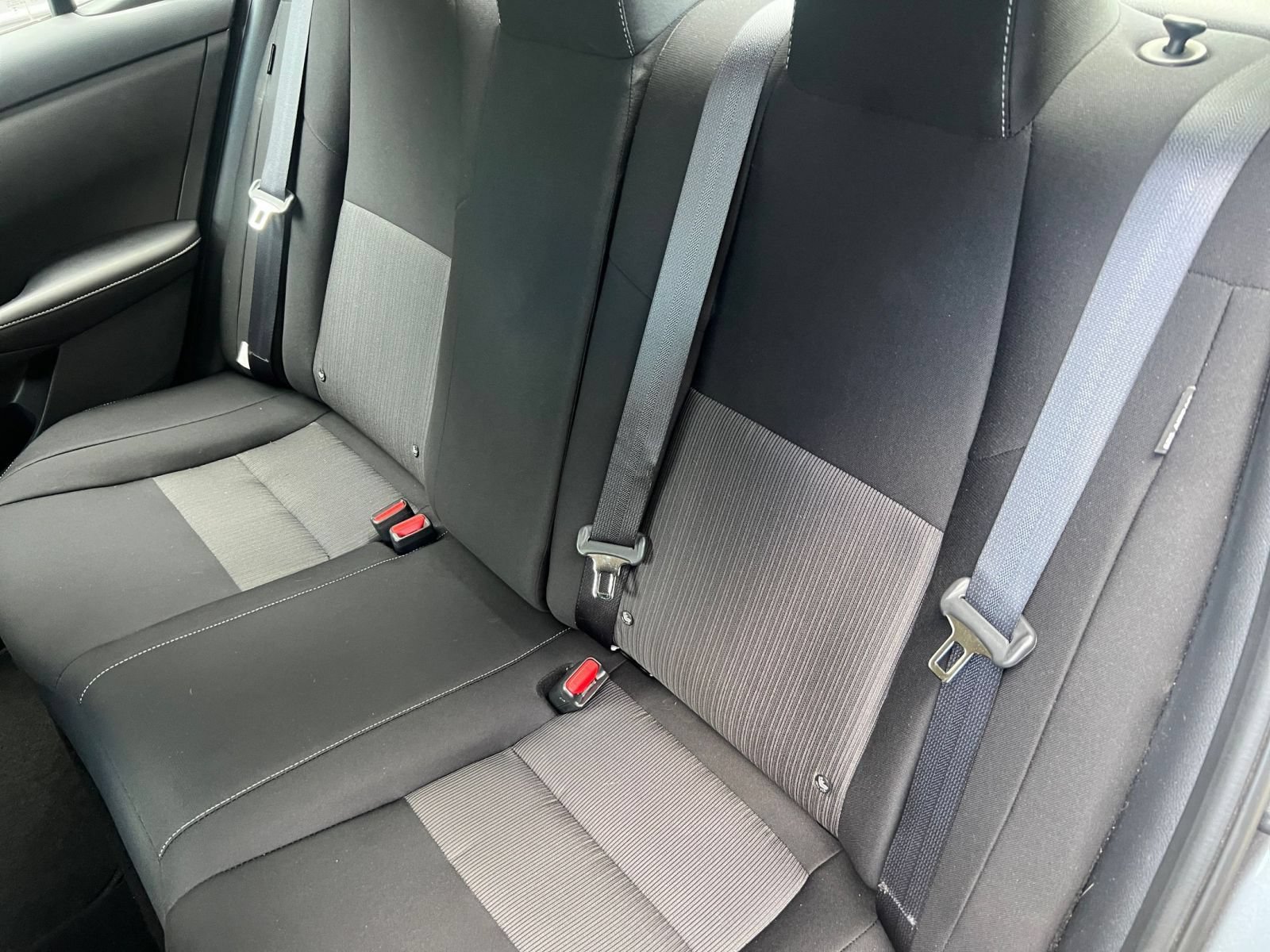 Used 2025 Nissan Sentra SV FWD image 31