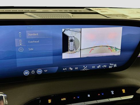 Used 2025 Buick Enclave Preferred image 23