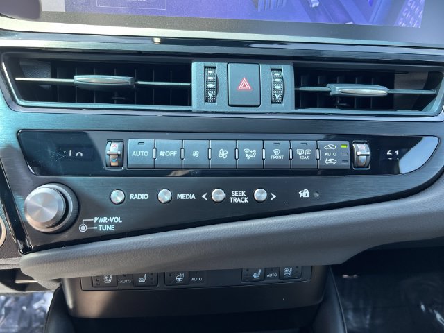 Certified 2025 Lexus ES 350 w/ Premium Package FWD image 17