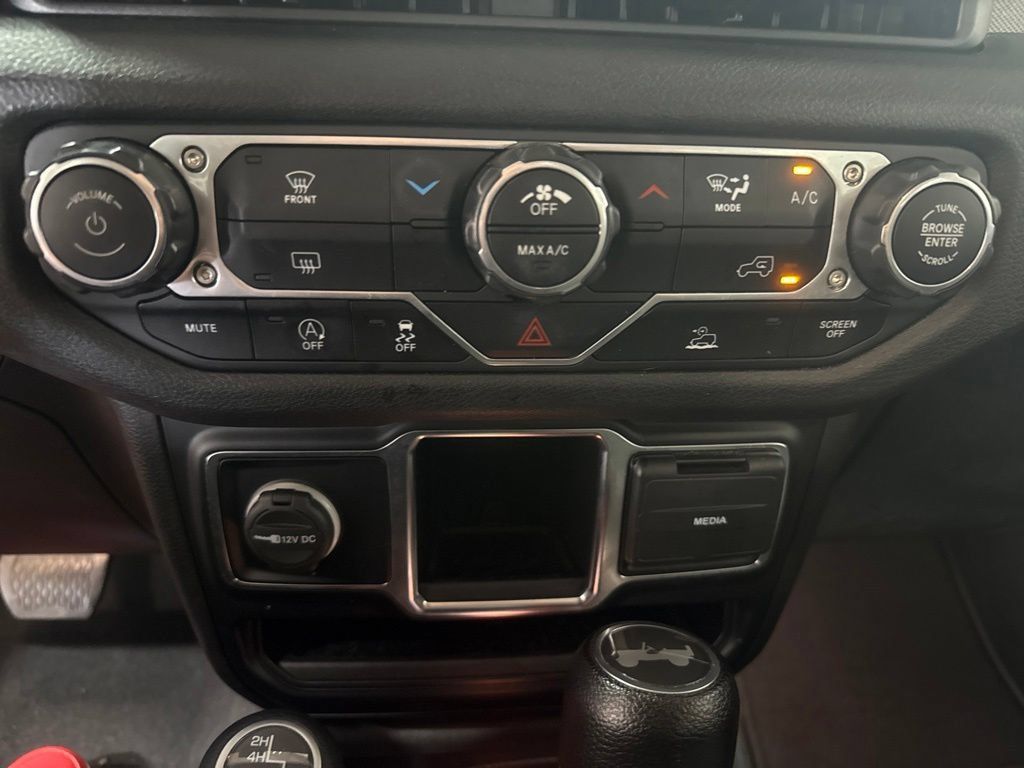 Used 2024 Jeep Wrangler Unlimited Sport AWD/4WD image 16