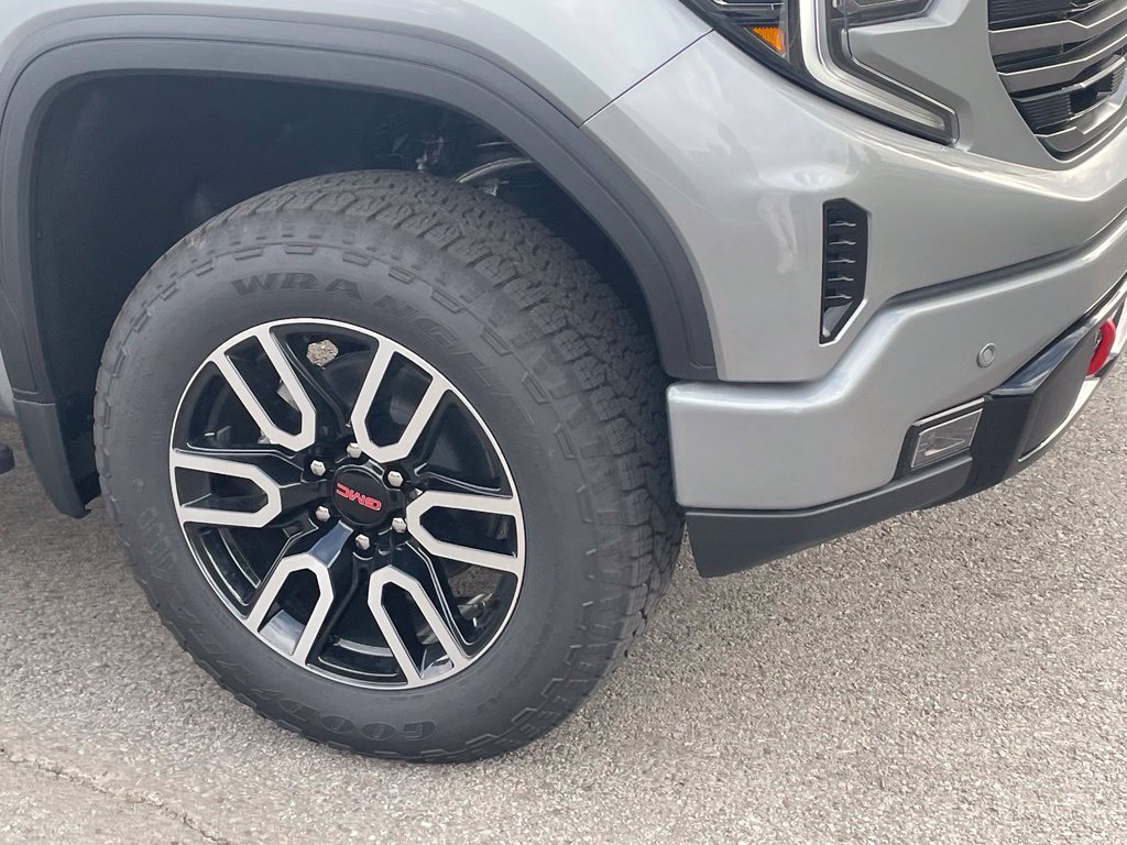 New 2026 GMC Sierra 1500 AT4 w/ AT4 Premium Package AWD/4WD image 4
