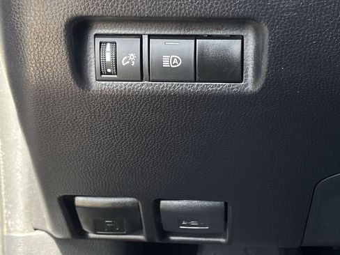 Used 2025 Toyota RAV4 XLE FWD image 20
