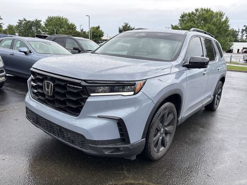 Used 2025 Honda Pilot Black Edition image 13