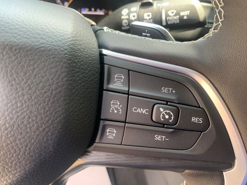 New 2025 Jeep Grand Cherokee L Laredo w/ Luxury Tech Group I image 38