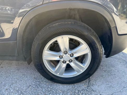 Used 2018 Chevrolet Trax LT w/ LT Convenience Package image 22