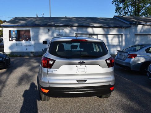 Used 2019 Ford Escape S image 4