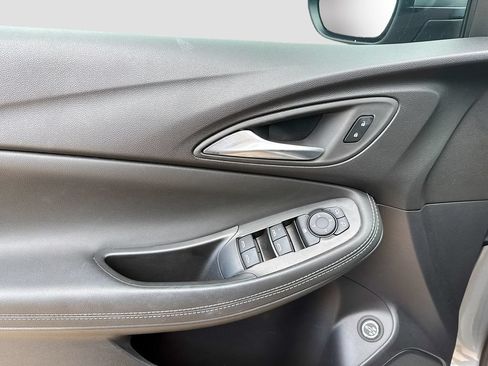 Used 2025 Buick Encore GX Preferred FWD image 9
