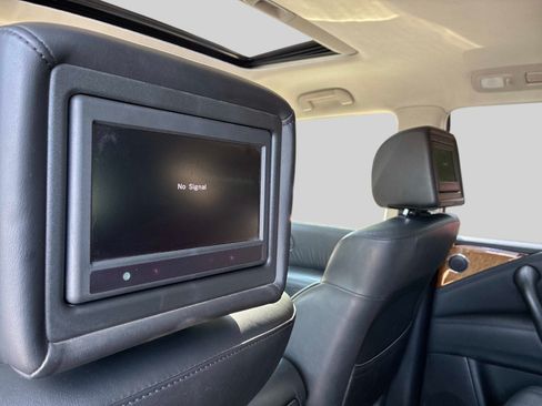 Used 2014 INFINITI QX80 4WD w/ Theater Package image 18
