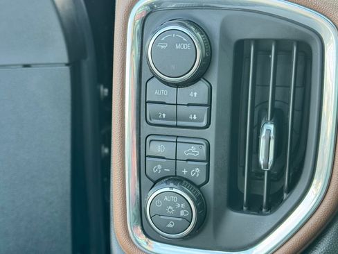Used 2020 Chevrolet Silverado 2500 High Country w/ Z71 Off-Road Package AWD/4WD image 32
