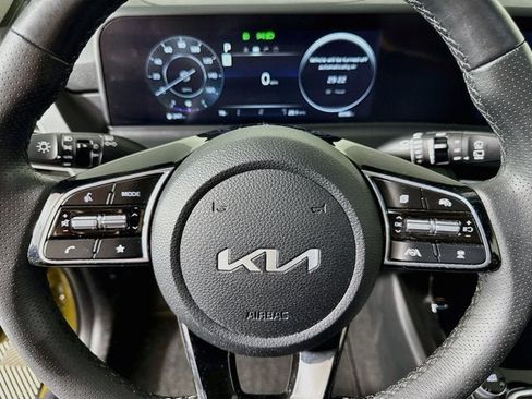 Used 2024 Kia Seltos SX AWD/4WD image 11