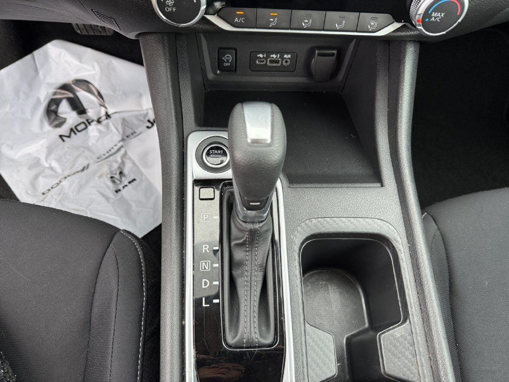 Used 2025 Nissan Sentra SV FWD image 30