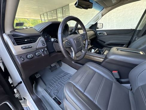 Certified 2019 GMC Yukon Denali w/ Denali Ultimate Package AWD/4WD image 10