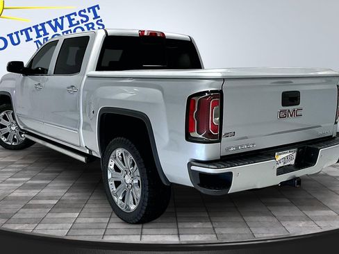 Used 2018 GMC Sierra 1500 Denali w/ Denali Ultimate Package AWD/4WD image 4