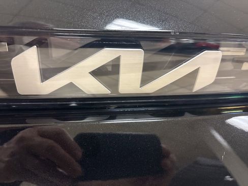 Used 2025 Kia Soul LX FWD image 6