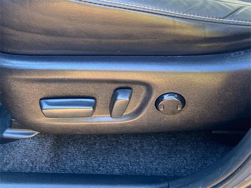 Used 2018 Toyota RAV4 Limited image 15