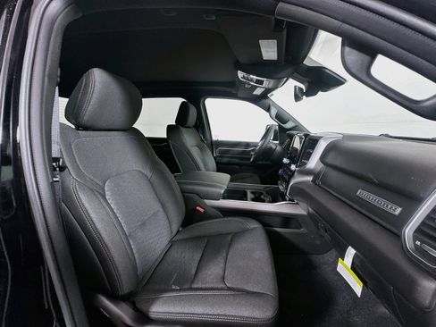 New 2026 RAM 1500 4x4 Crew Cab image 29
