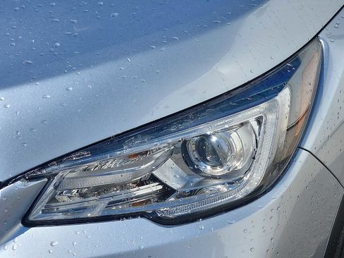 Used 2022 Subaru Ascent Limited w/ Technology Package image 9