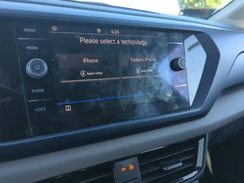 Certified 2022 Volkswagen Taos SE image 26