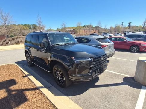 Certified 2024 Lexus GX 550 w/ Accessory Package (2T) image 1