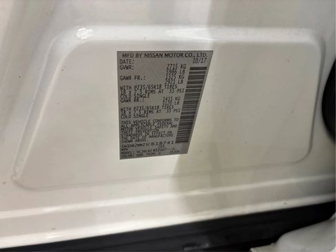 Used 2018 Nissan Pathfinder S image 29