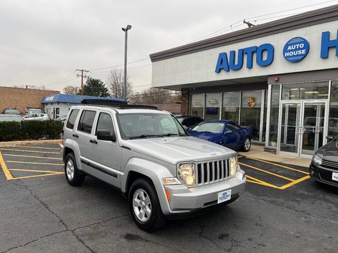 Used 2010 Jeep Liberty Sport w/ Popular Equipment Group image 3