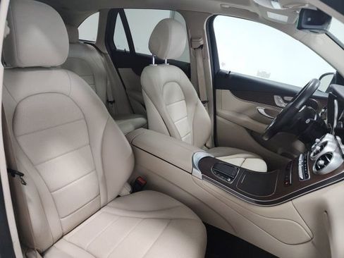Used 2022 Mercedes-Benz GLC 300 4MATIC image 18