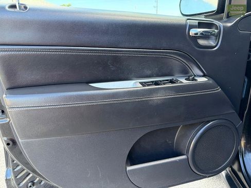 Used 2016 Jeep Compass High Altitude image 25